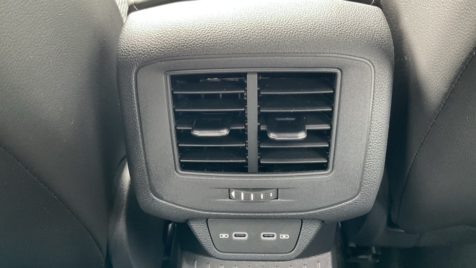 Used Volkswagen T-Roc 2025 for sale - 76514918: Photo 34