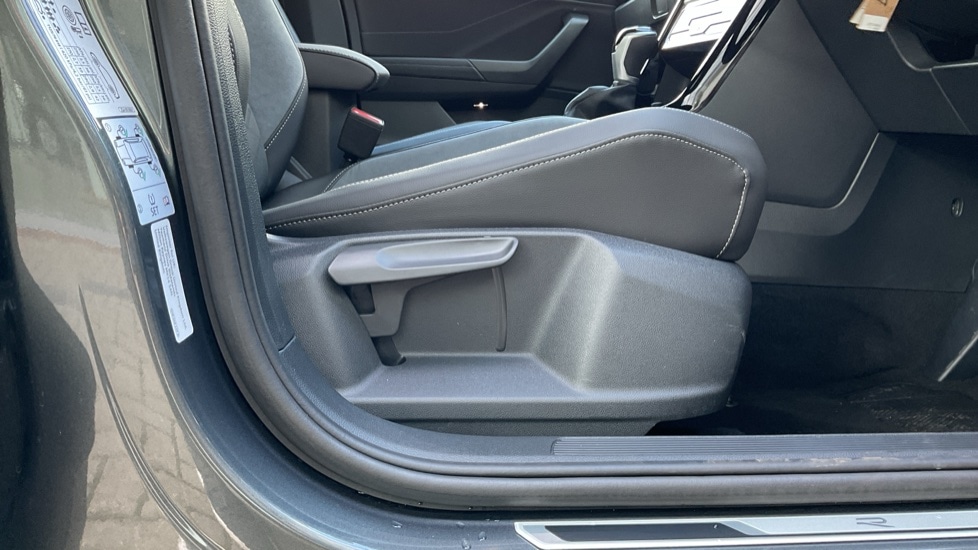 Used Volkswagen T-Roc 2025 for sale - 76514918: Photo 39