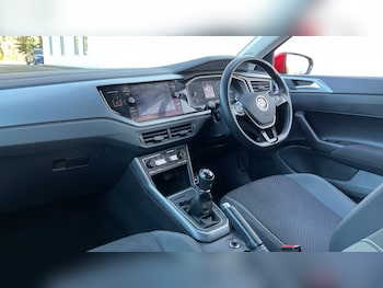 Used Volkswagen Polo 2021 for sale - 76092031: Photo 2