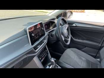 Used Volkswagen T-Roc 2024 for sale - 74663480: Photo