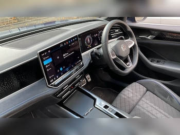 Used Volkswagen Passat 2025 for sale - 75722311: Photo
