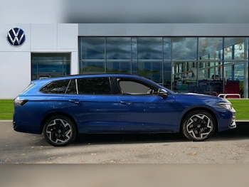 Used Volkswagen Passat 2025 for sale - 75722311: Photo