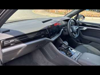Used Volkswagen Touareg 2024 for sale - 74795025: Photo