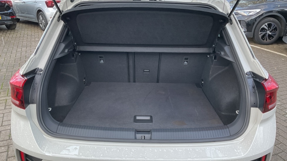 Used Volkswagen T-Roc 2025 for sale - 76851132: Photo 16