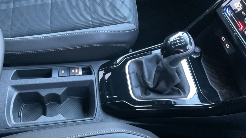 Used Volkswagen T-Roc 2025 for sale - 76851132: Photo 35