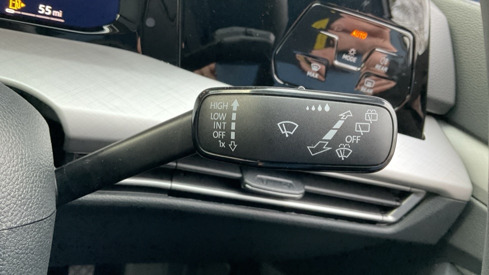 Used Volkswagen Golf 2025 for sale - 76475166: Photo 32