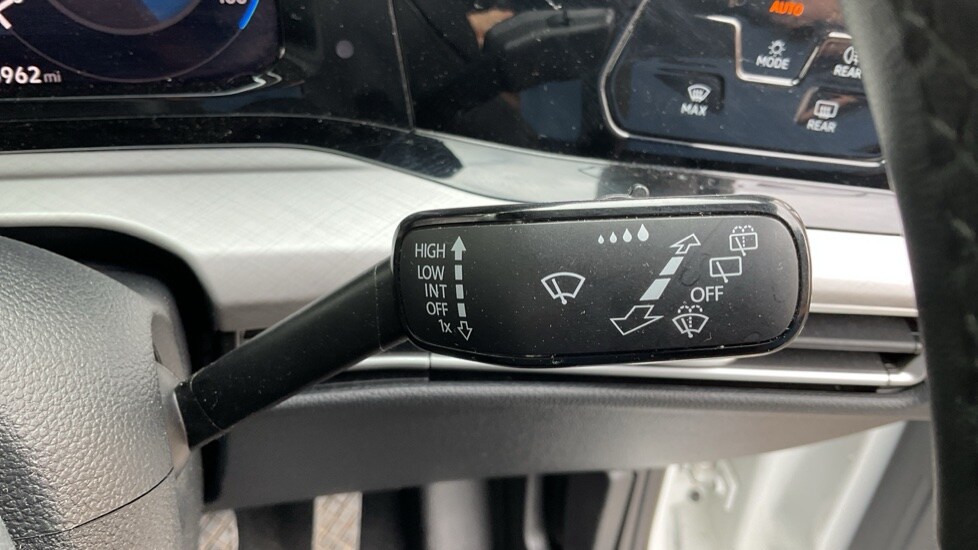 Used Volkswagen Golf 2022 for sale - 76355220: Photo 32