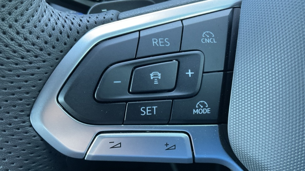 Used Volkswagen Touran 2025 for sale - 75874032: Photo 31