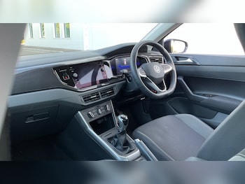 Used Volkswagen Polo 2021 for sale - 76074292: Photo 2