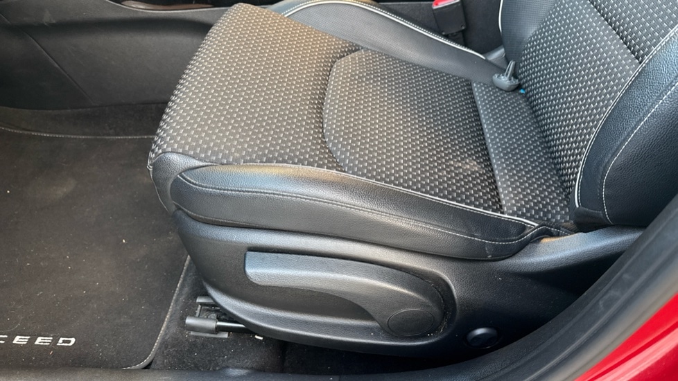 Used Kia XCeed 2021 for sale - 76766134: Photo 32