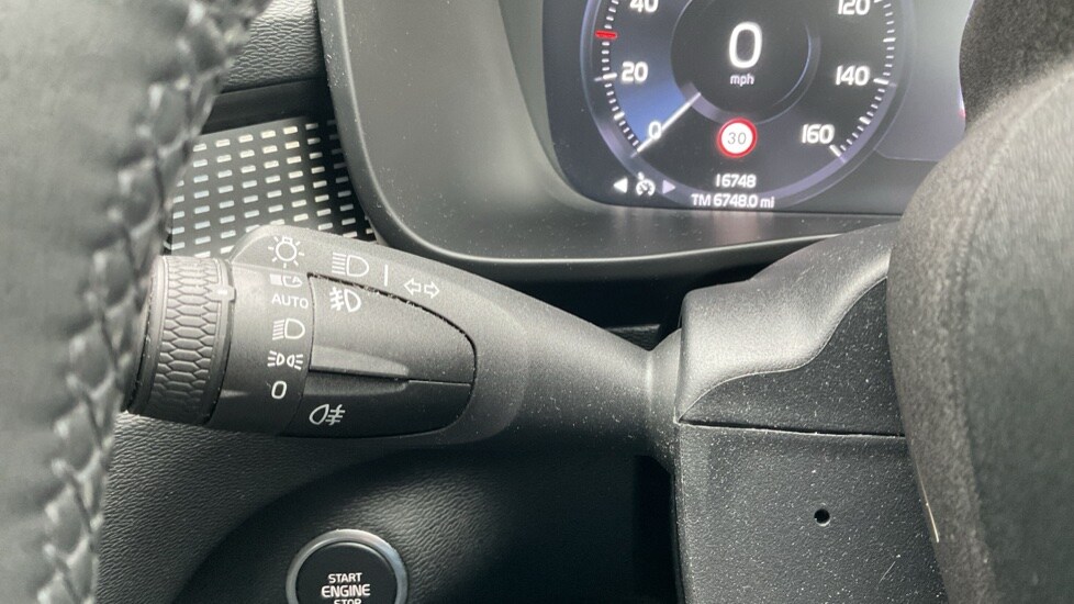 Used Volvo XC40 2021 for sale - 76124698: Photo 25