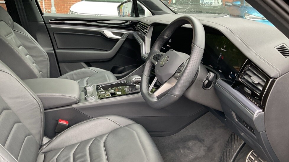 Used Volkswagen Touareg 2025 for sale - 75763356: Photo 26