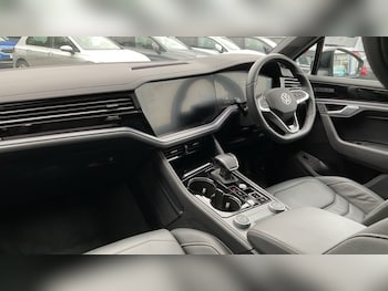 Used Volkswagen Touareg 2025 for sale - 75763356: Photo