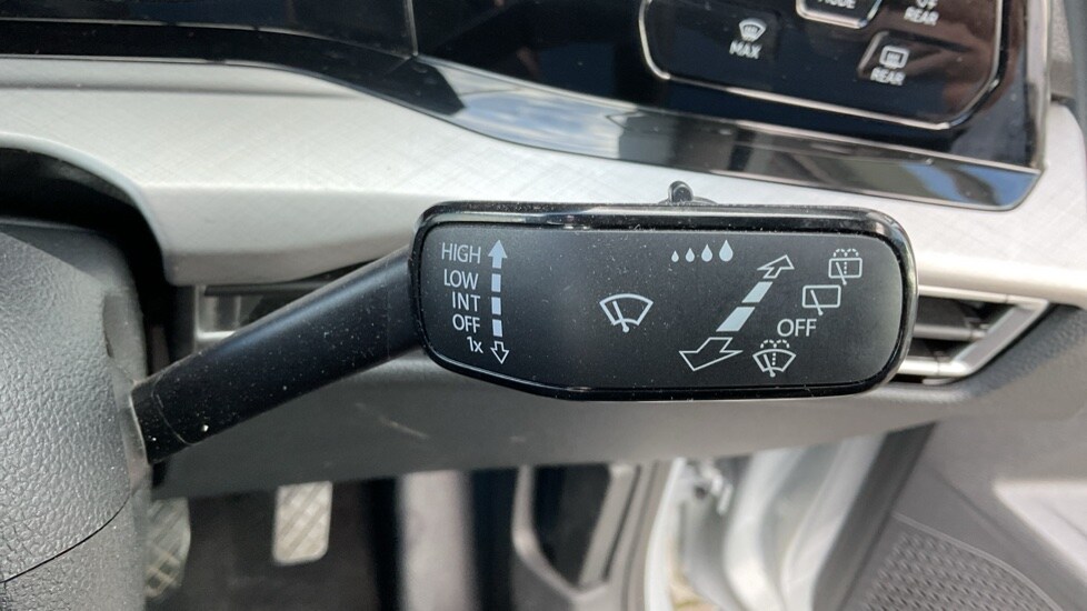 Used Volkswagen Golf 2023 for sale - 75735271: Photo 32