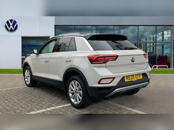 Used Volkswagen T-Roc 2025 for sale - 76066878: Photo 3