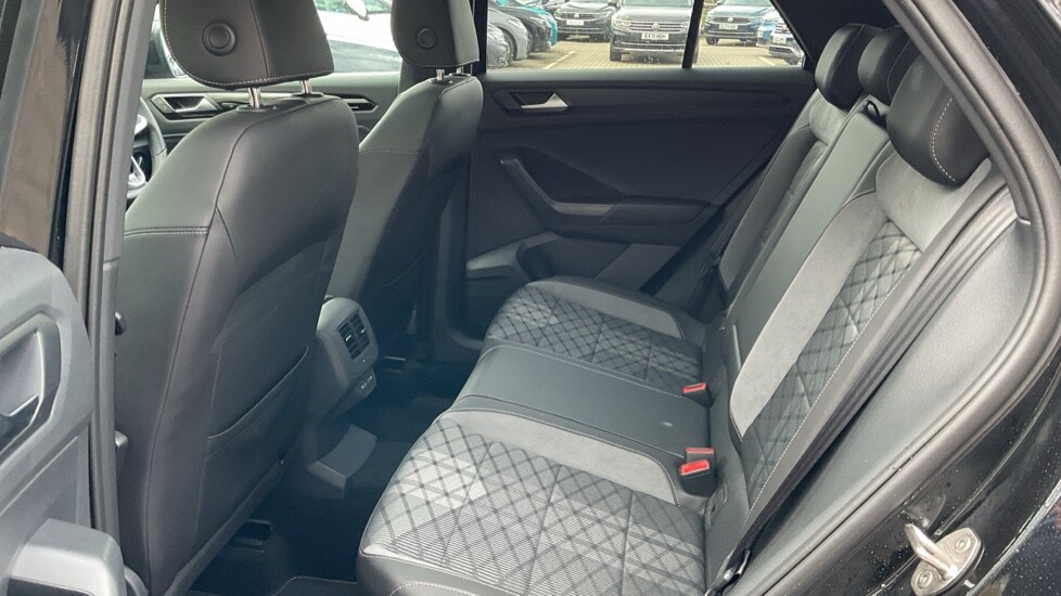 Used Volkswagen T-Roc 2025 for sale - 76452270: Photo 15