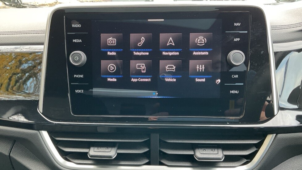 Used Volkswagen T-Roc 2025 for sale - 76452270: Photo 24