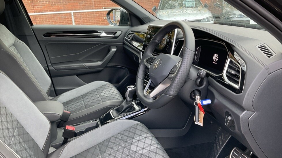 Used Volkswagen T-Roc 2025 for sale - 76452270: Photo 26