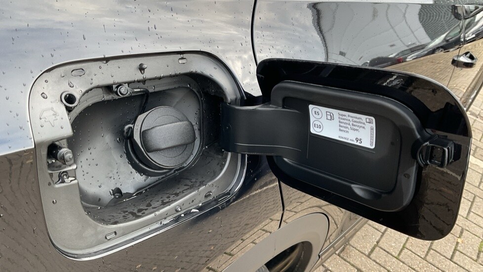 Used Volkswagen T-Roc 2025 for sale - 76452270: Photo 29