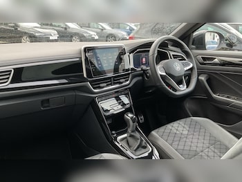 Used Volkswagen T-Roc 2025 for sale - 76452270: Photo