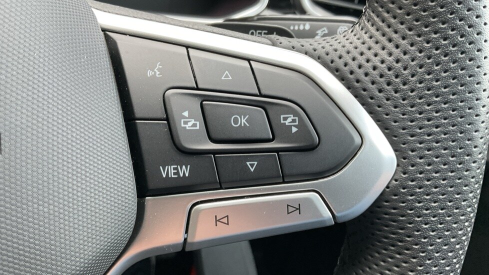 Used Volkswagen T-Roc 2025 for sale - 76452270: Photo 30