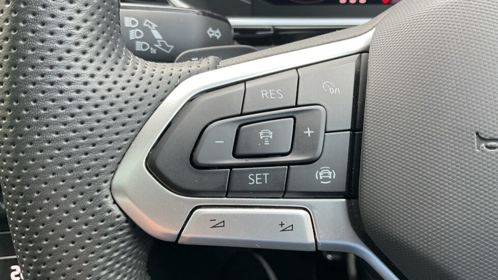 Used Volkswagen T-Roc 2025 for sale - 76452270: Photo 31