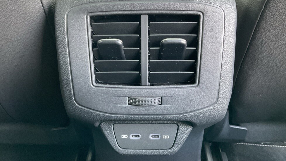 Used Volkswagen T-Roc 2025 for sale - 76452270: Photo 34