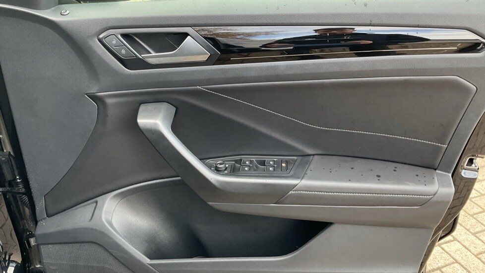 Used Volkswagen T-Roc 2025 for sale - 76452270: Photo 37