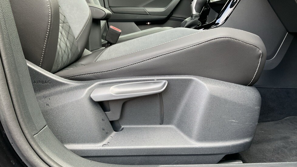 Used Volkswagen T-Roc 2025 for sale - 76452270: Photo 39