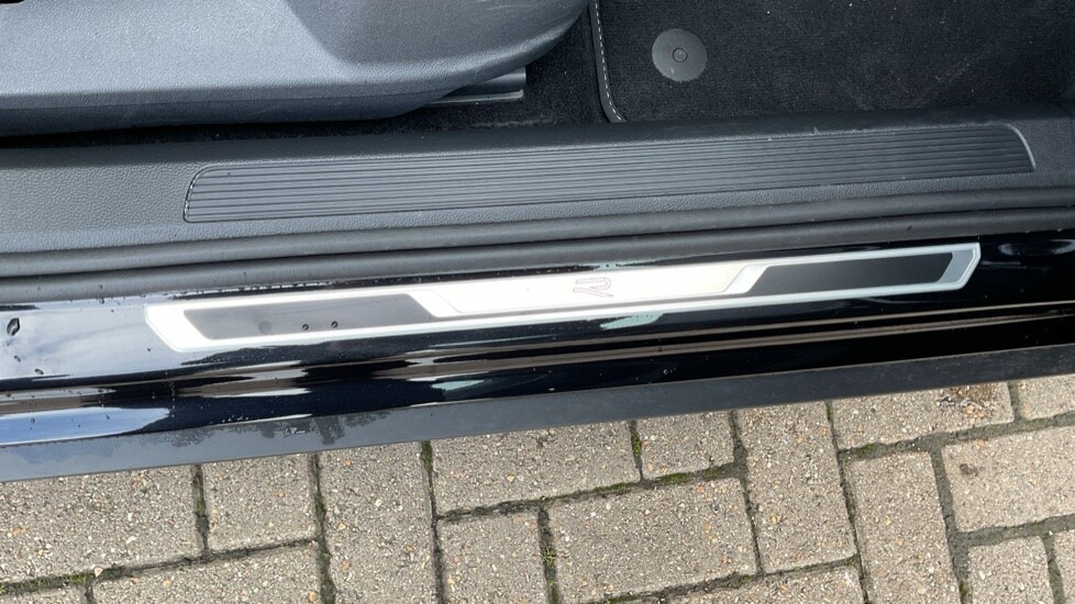 Used Volkswagen T-Roc 2025 for sale - 76452270: Photo 40