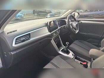 Used Volkswagen T-Roc 2023 for sale - 76766157: Photo