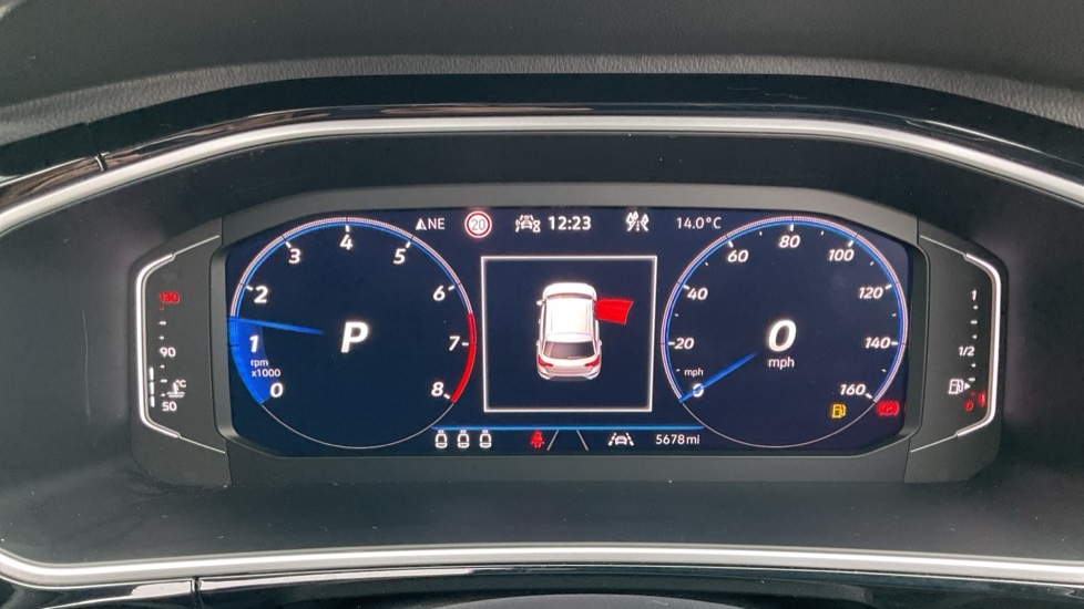 Used Volkswagen T-Roc 2025 for sale - 76717351: Photo 14