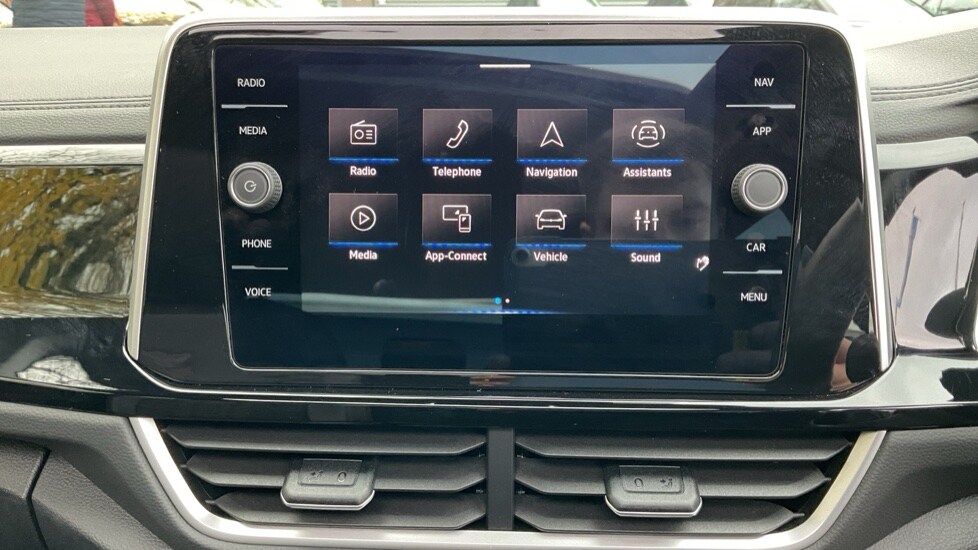 Used Volkswagen T-Roc 2025 for sale - 76717351: Photo 24