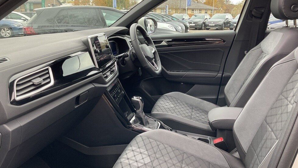 Used Volkswagen T-Roc 2025 for sale - 76717351: Photo 28
