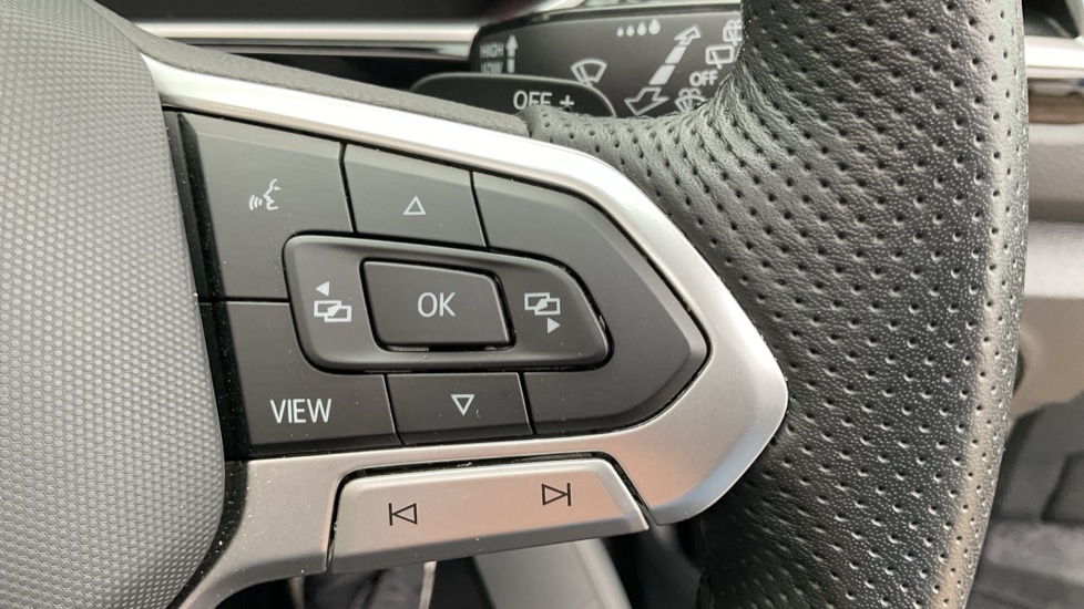 Used Volkswagen T-Roc 2025 for sale - 76717351: Photo 30