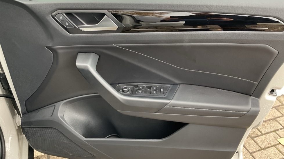 Used Volkswagen T-Roc 2025 for sale - 76717351: Photo 37