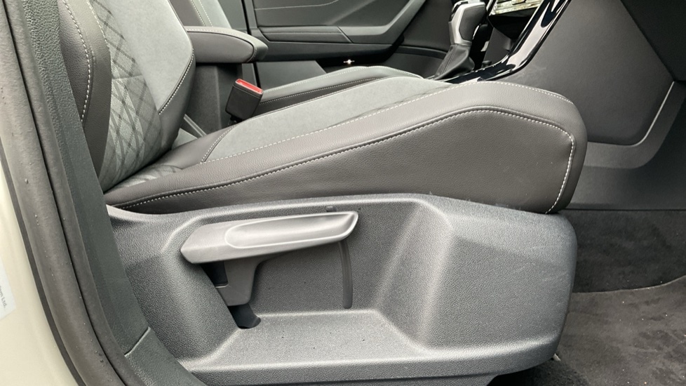 Used Volkswagen T-Roc 2025 for sale - 76717351: Photo 39