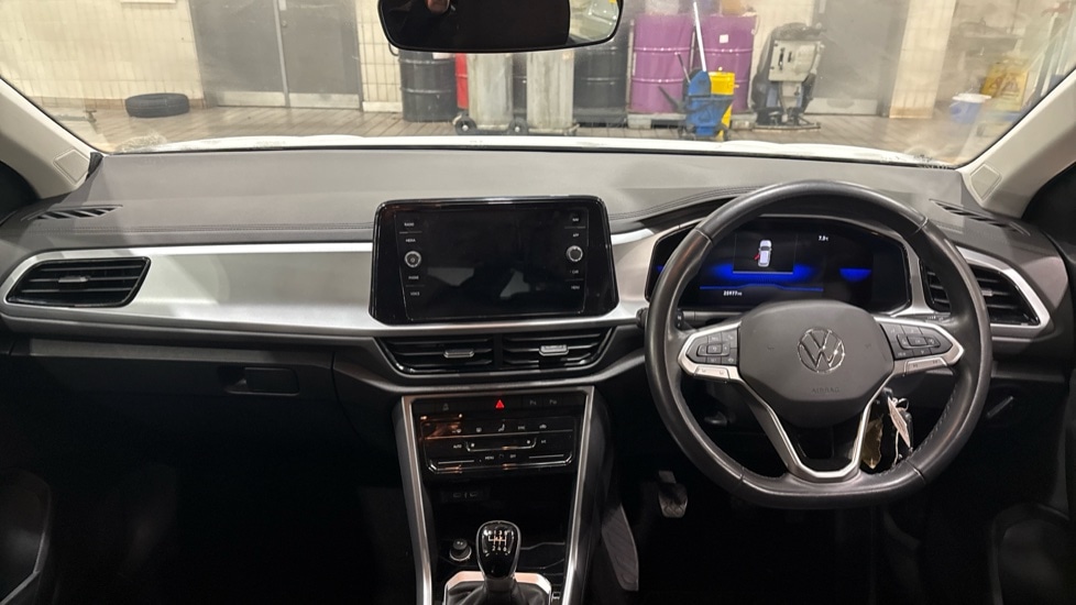 Used Volkswagen T-Roc 2023 for sale - 76766296: Photo 12