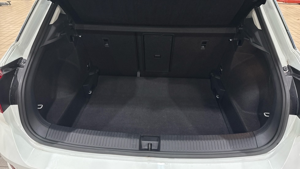 Used Volkswagen T-Roc 2023 for sale - 76766296: Photo 16