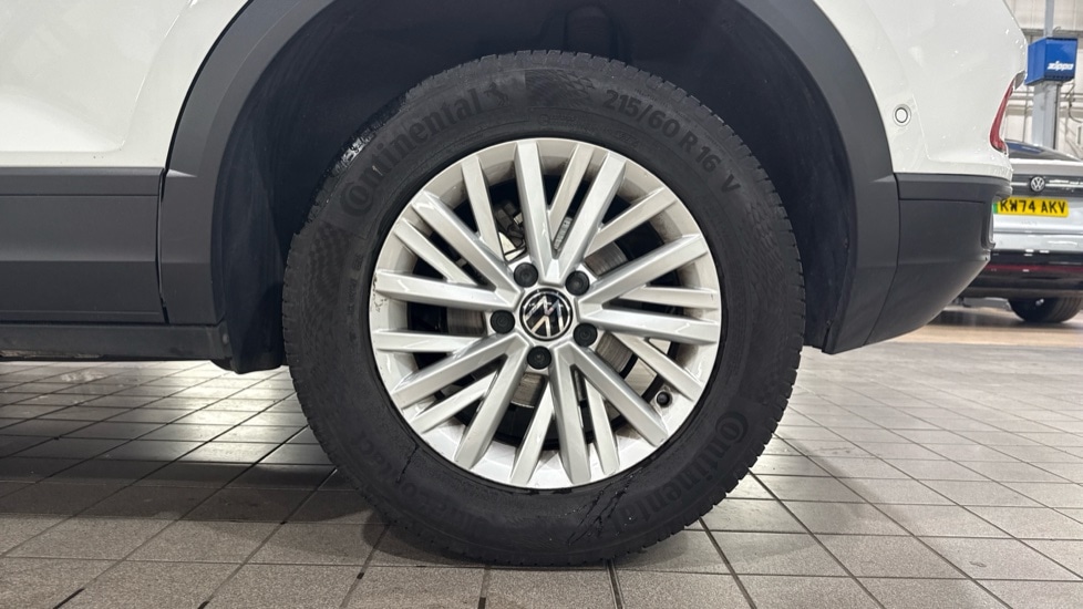 Used Volkswagen T-Roc 2023 for sale - 76766296: Photo 19