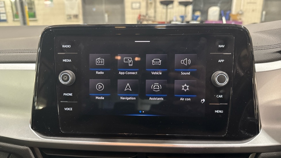 Used Volkswagen T-Roc 2023 for sale - 76766296: Photo 23