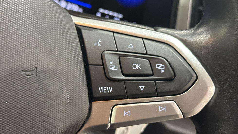 Used Volkswagen T-Roc 2023 for sale - 76766296: Photo 27