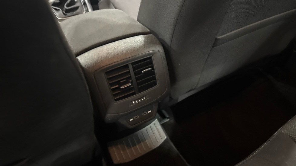 Used Volkswagen T-Roc 2023 for sale - 76766296: Photo 31