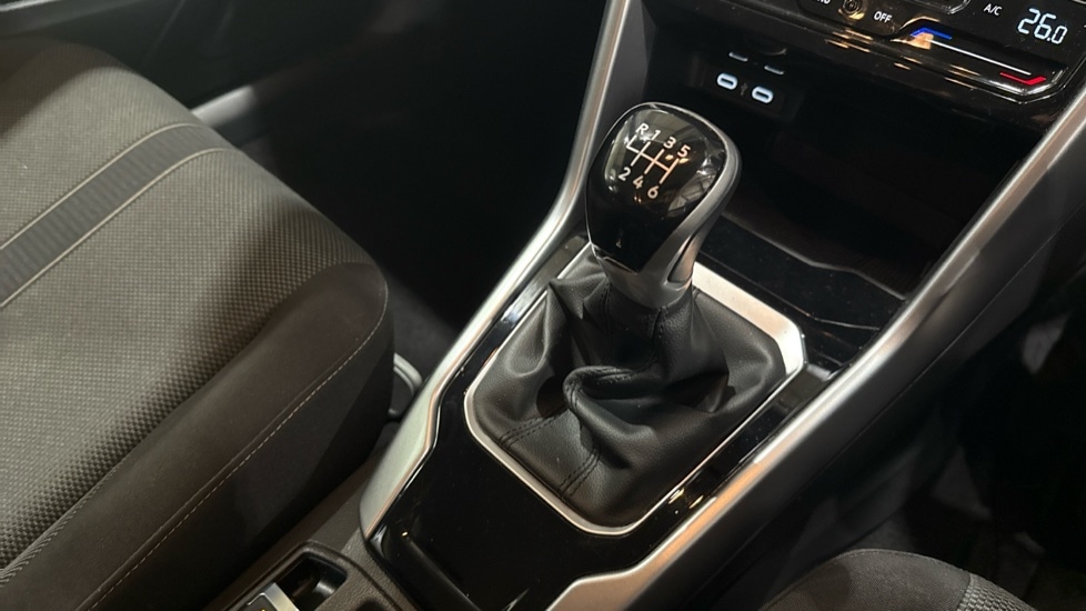 Used Volkswagen T-Roc 2023 for sale - 76766296: Photo 32