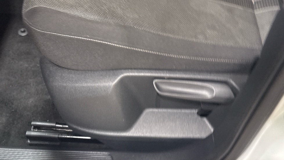 Used Volkswagen T-Roc 2023 for sale - 76766296: Photo 36