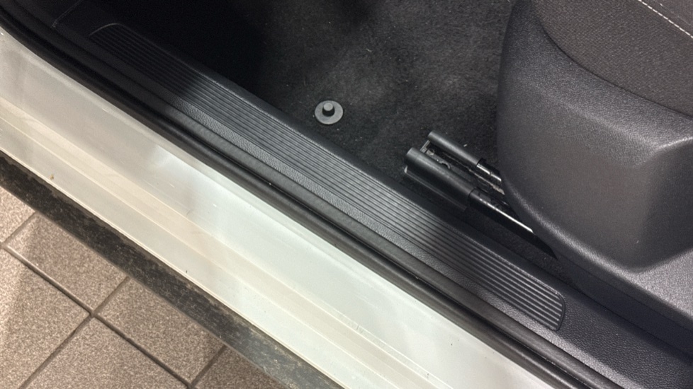 Used Volkswagen T-Roc 2023 for sale - 76766296: Photo 37