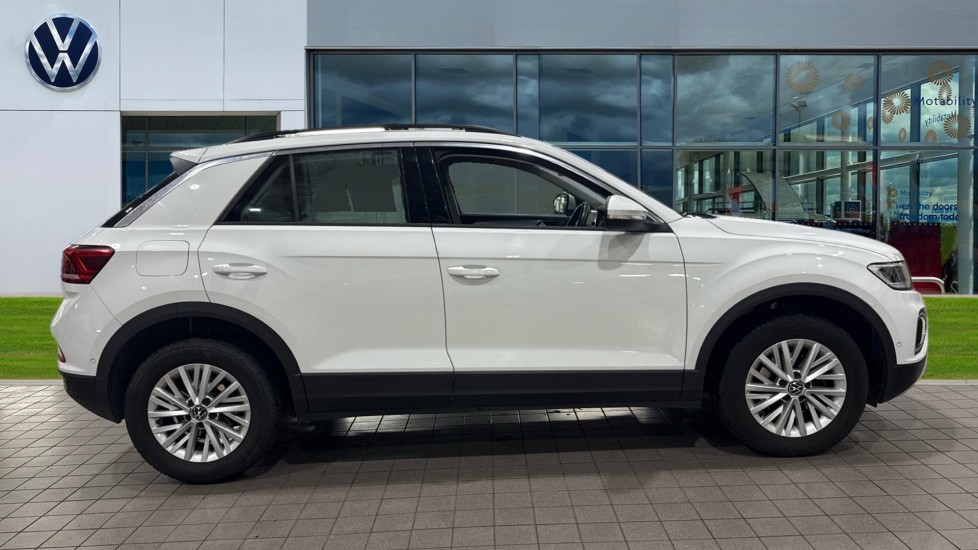 Used Volkswagen T-Roc 2023 for sale - 76766296: Photo 4