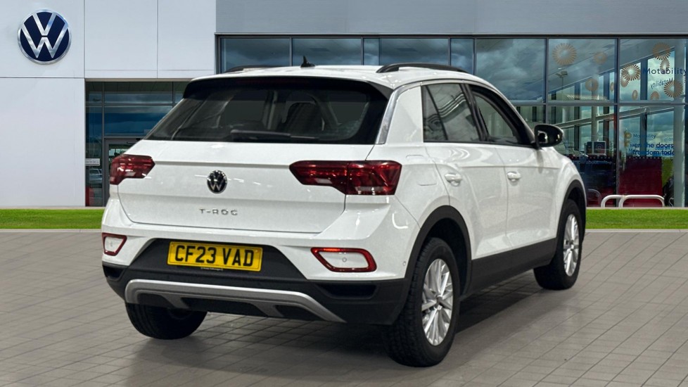 Used Volkswagen T-Roc 2023 for sale - 76766296: Photo 8
