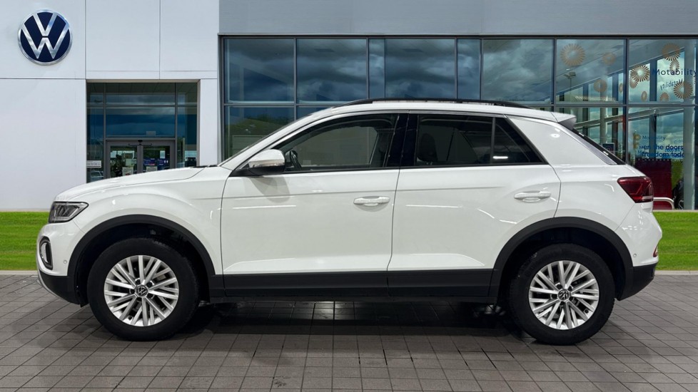 Used Volkswagen T-Roc 2023 for sale - 76766296: Photo 9