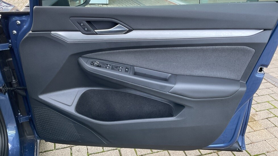 Used Volkswagen Golf 2024 for sale - 75874328: Photo 37